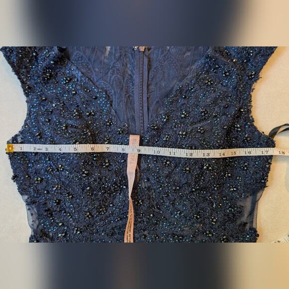 Mac Duggal Navy Applique Cap Sleeve Bodice Flowy Gown Size 6 - Picture 8 of 9